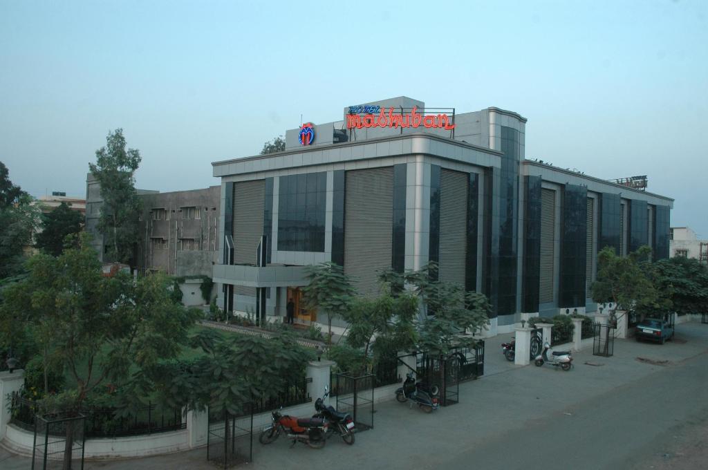 Hotel Madhuban exterior